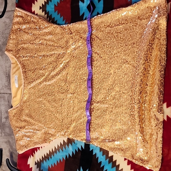 Gold Sequin top - Picture 8 of 8